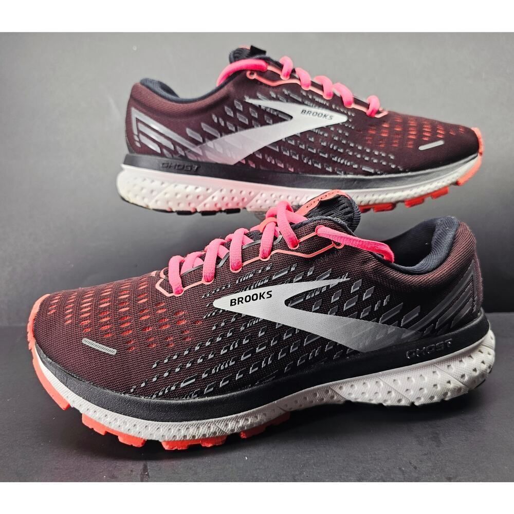 Brooks Women 8.5 Comfy footwear